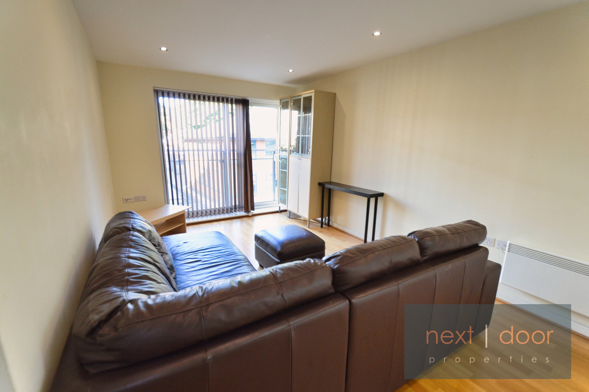 Flat Highwood Close in London