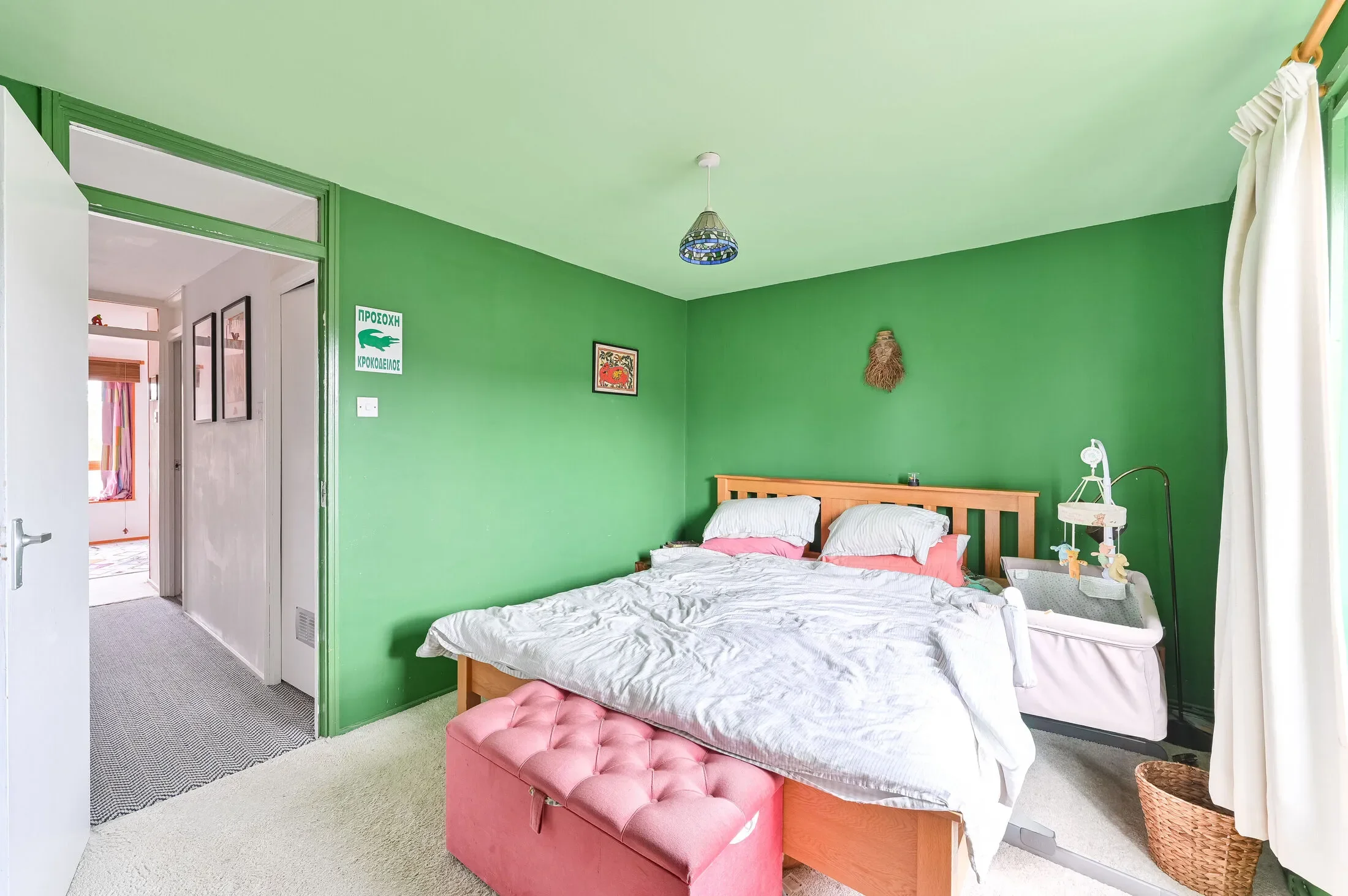 Flat Sharratt Street in Greater London