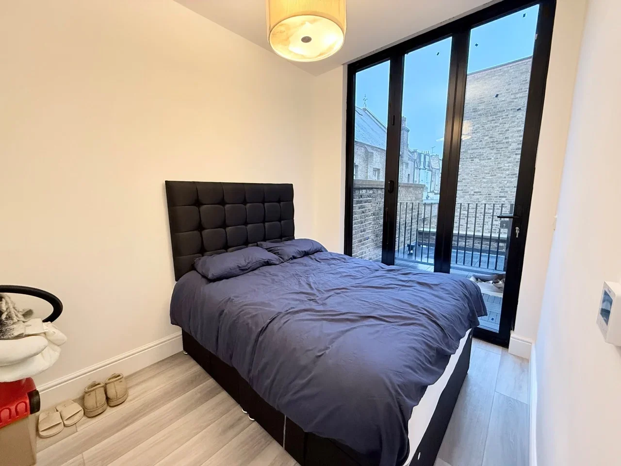 Flat Kilmarsh Road in Greater London