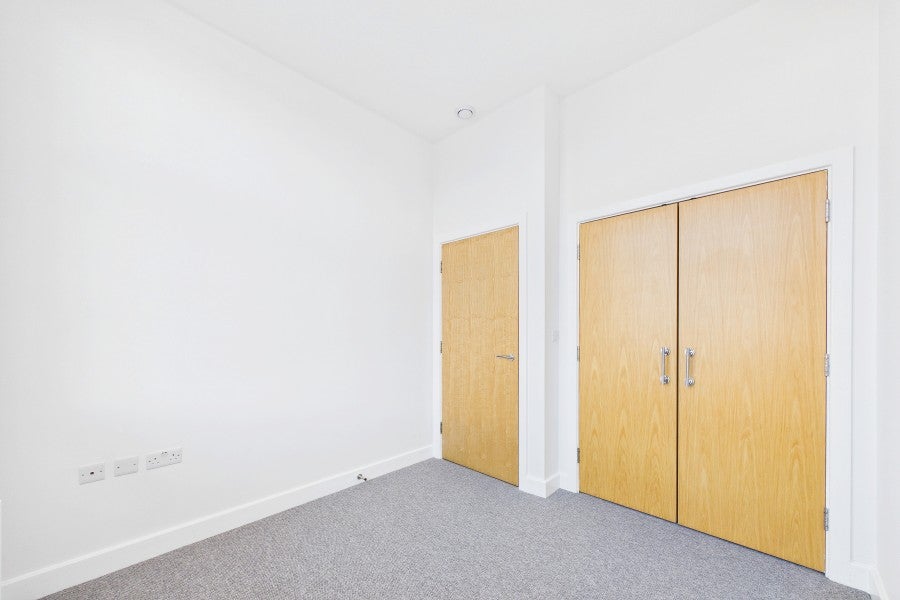 Flat Knoll Road in Surrey Heath
