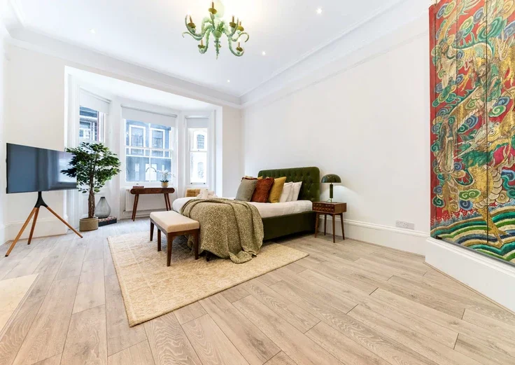 Flat Roland Gardens in Greater London