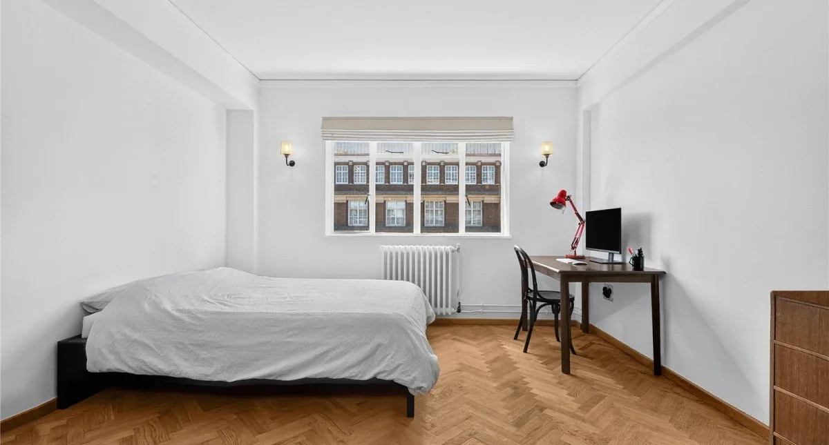 Flat Woburn Place in Greater London