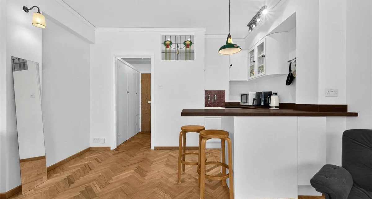 Flat Woburn Place in Greater London