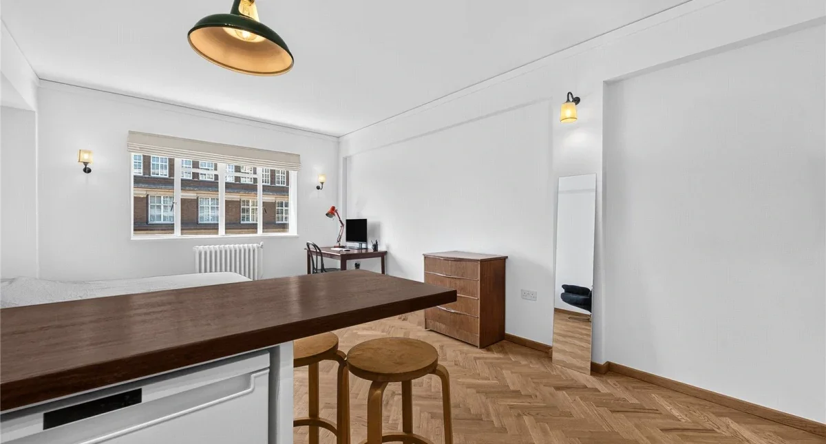 Flat Woburn Place in Greater London