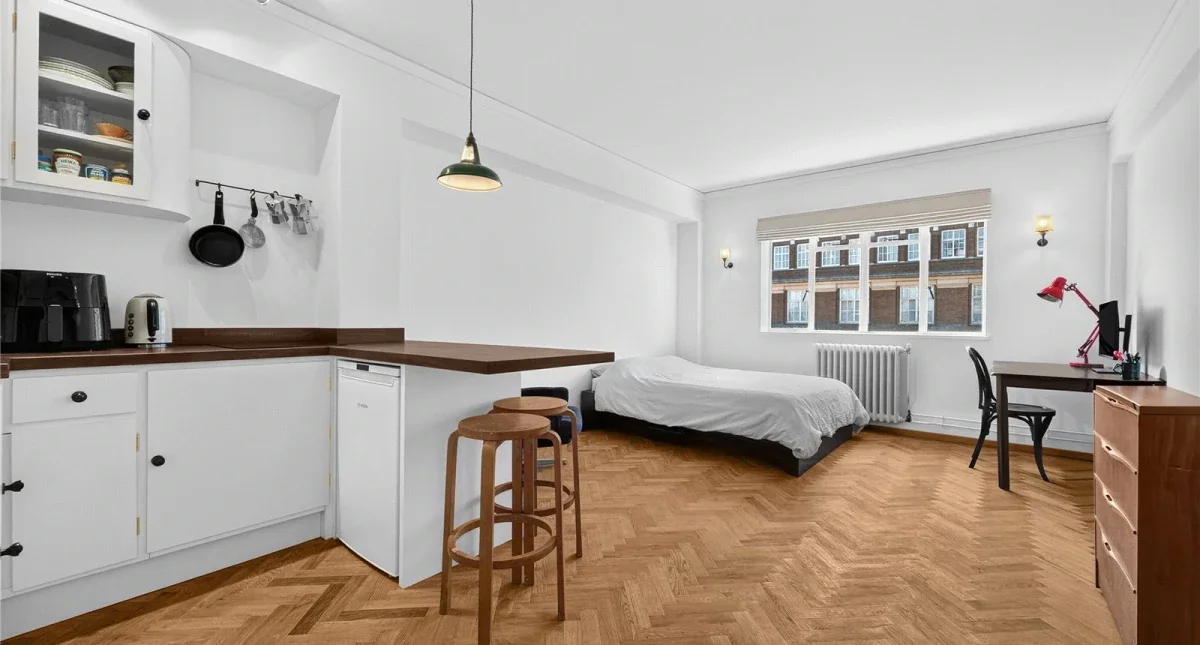 Flat Woburn Place in Greater London