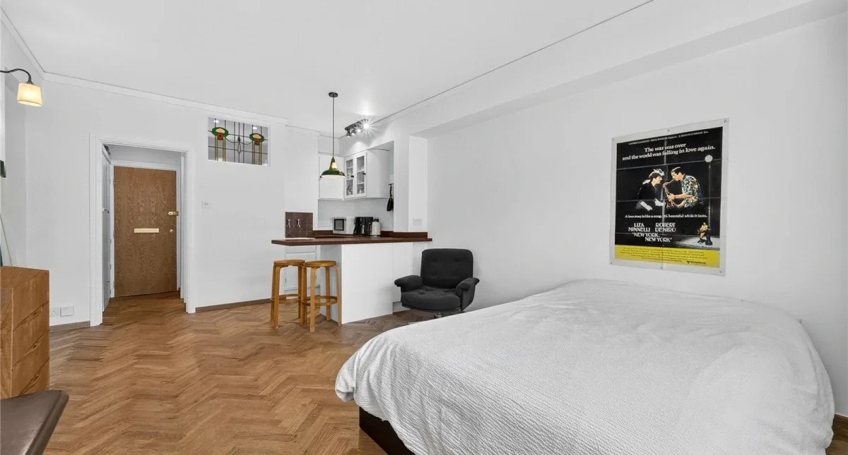 Flat Woburn Place in Greater London