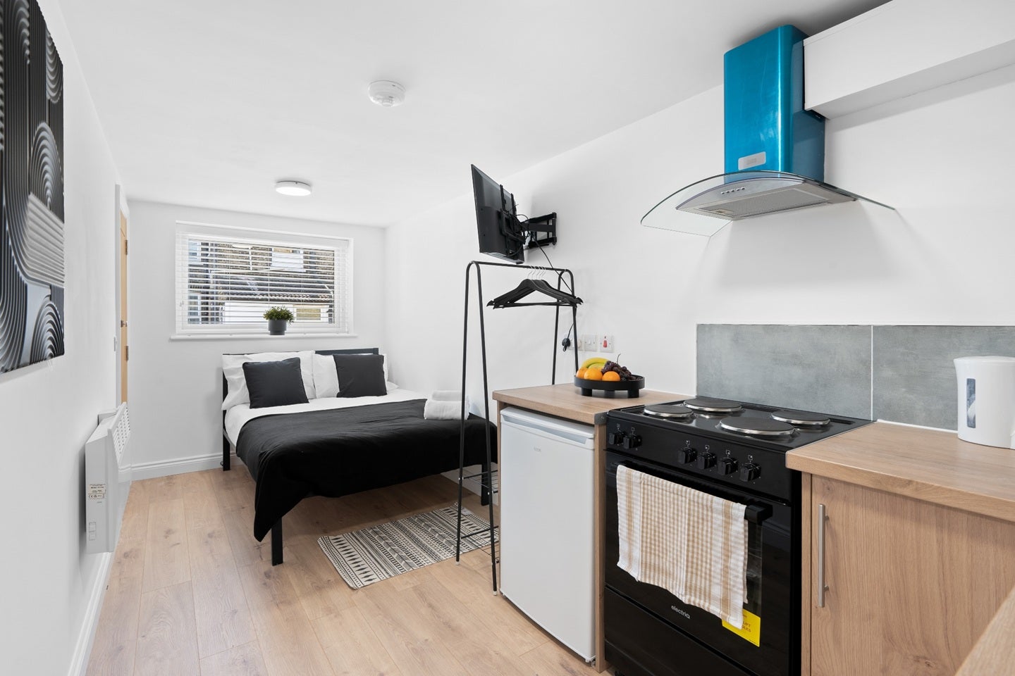Room Foot path 660 in Greater London