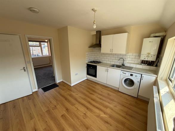 Flat Oxford Street in High Wycombe
