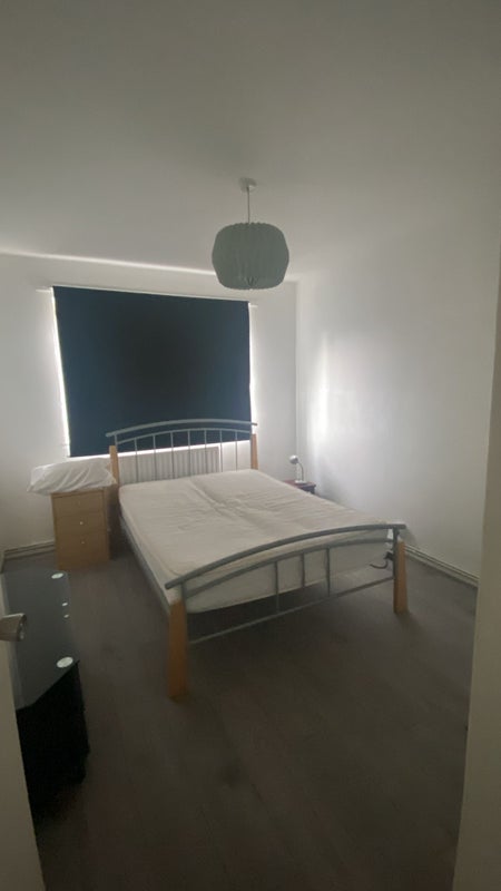 Room Grove Street in Greater London