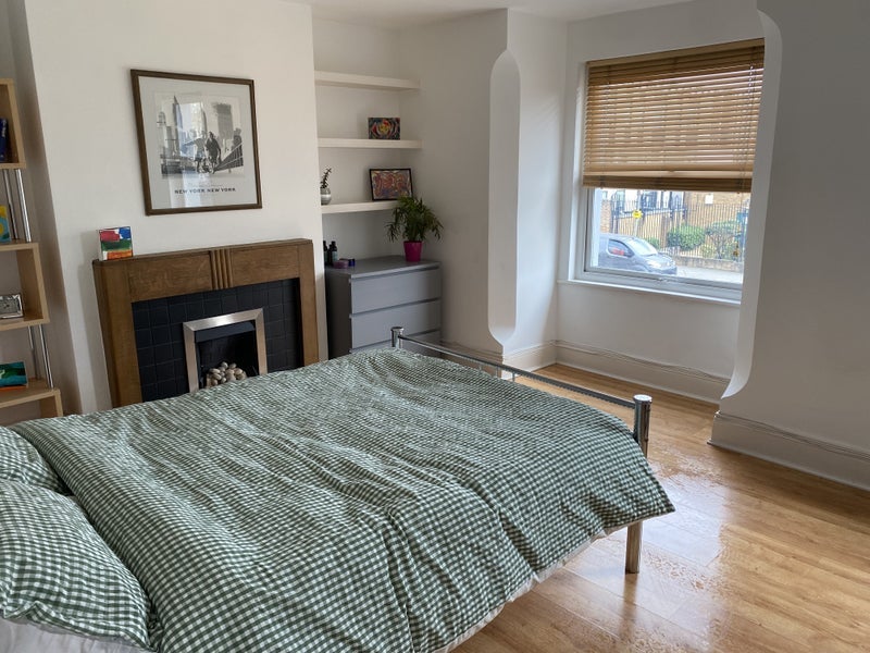 Room Merton Road in Greater London