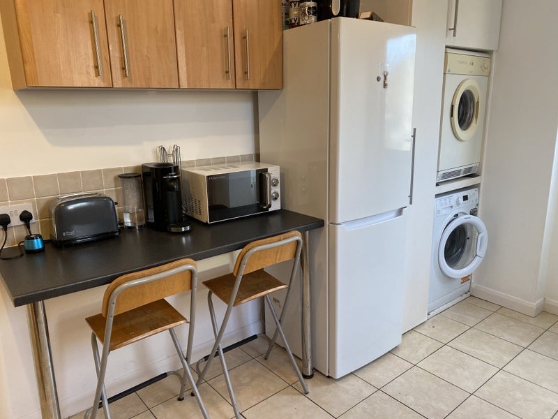 Room Merton Road in Greater London