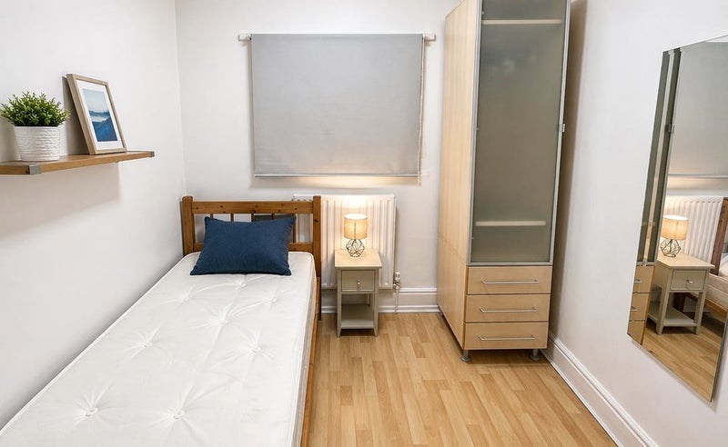 Room Colver Road in Sheffield