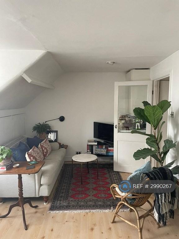 Flat Warwick Road in Greater London