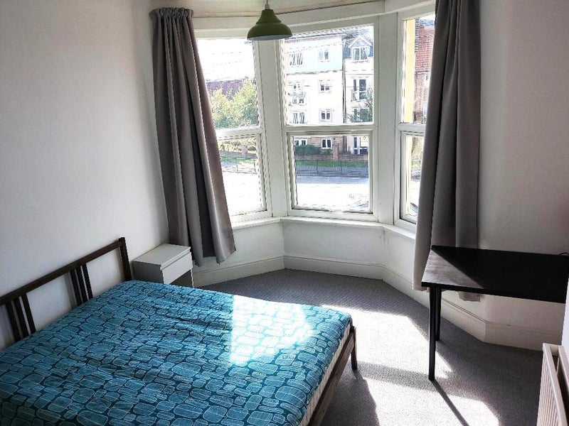 Room Southmead Road in Bristol