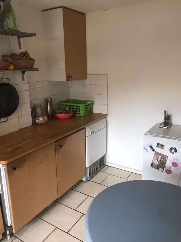 Room Tavistock Close in Greater London