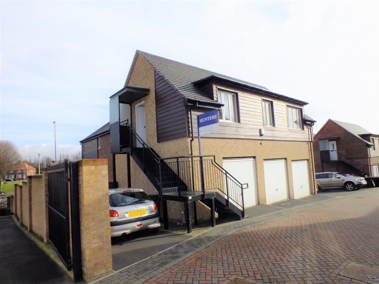 Flat Oaklands Crescent in Leeds