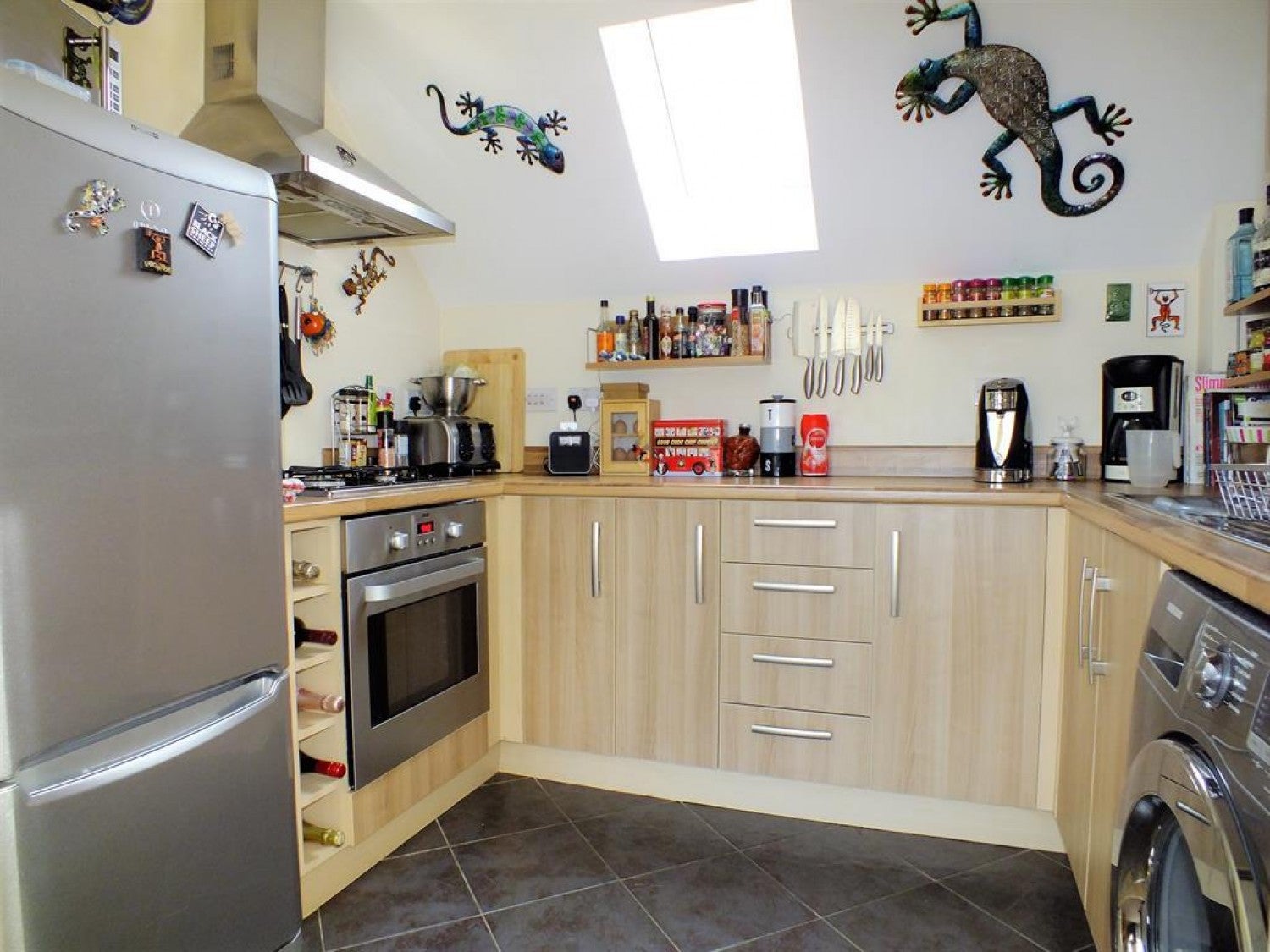 Flat Oaklands Crescent in Leeds