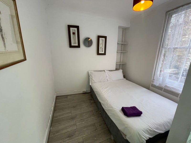 Room Goldhawk Road in Greater London