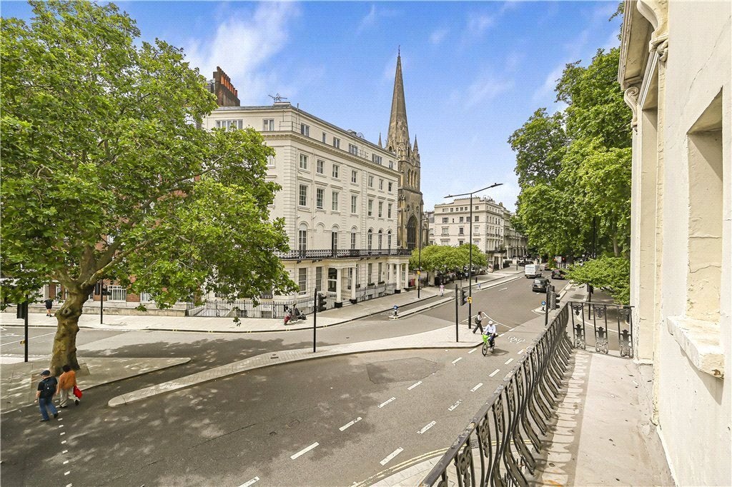 Flat Sussex Gardens in City of Westminster