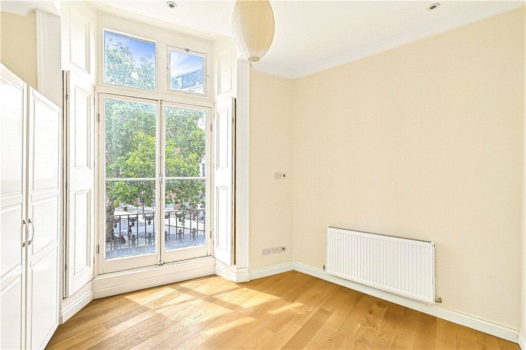 Flat Sussex Gardens in City of Westminster