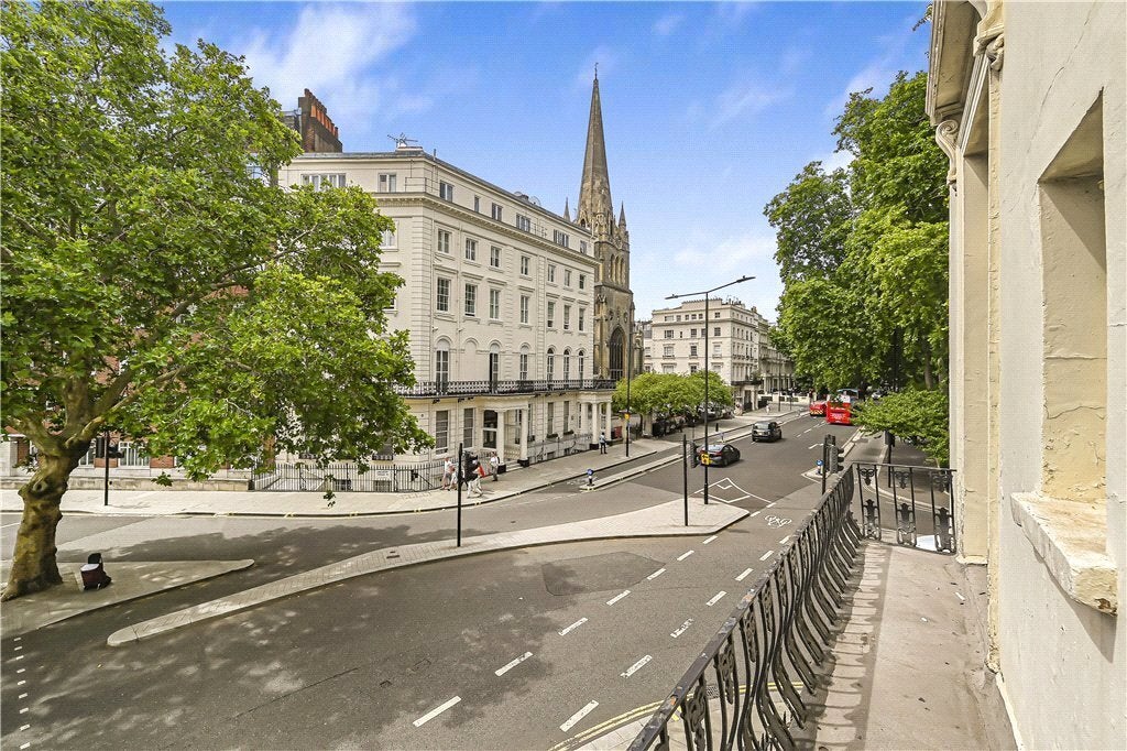 Flat Sussex Gardens in City of Westminster