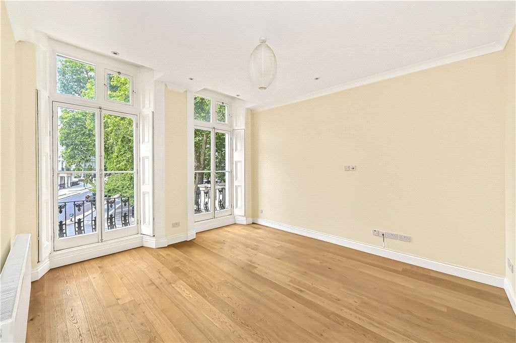 Flat Sussex Gardens in City of Westminster
