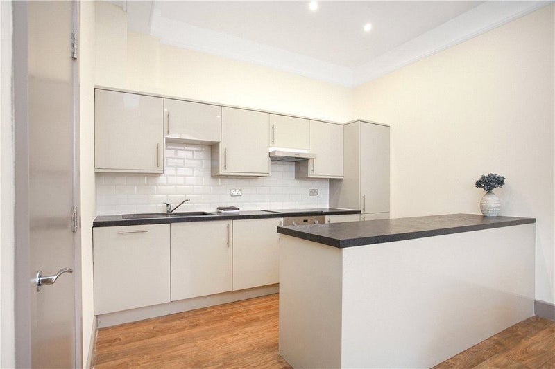 Room Walworth Road in Greater London