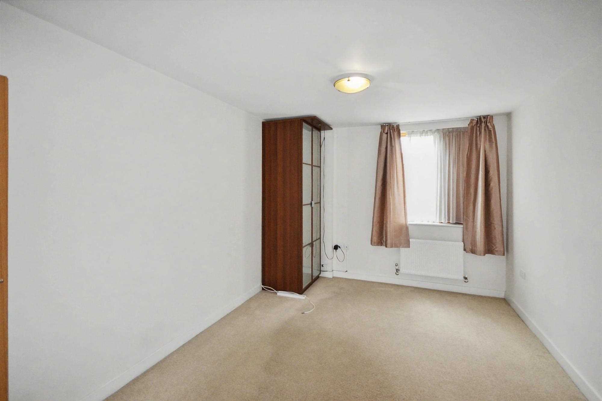 Flat Hammersmith Road in London