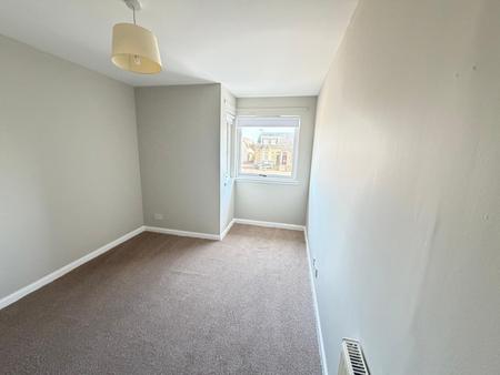 Flat Jerviston Street in New Stevenston