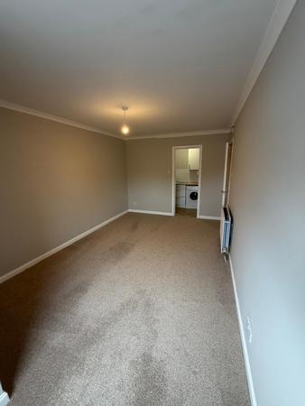 Flat Jerviston Street in New Stevenston