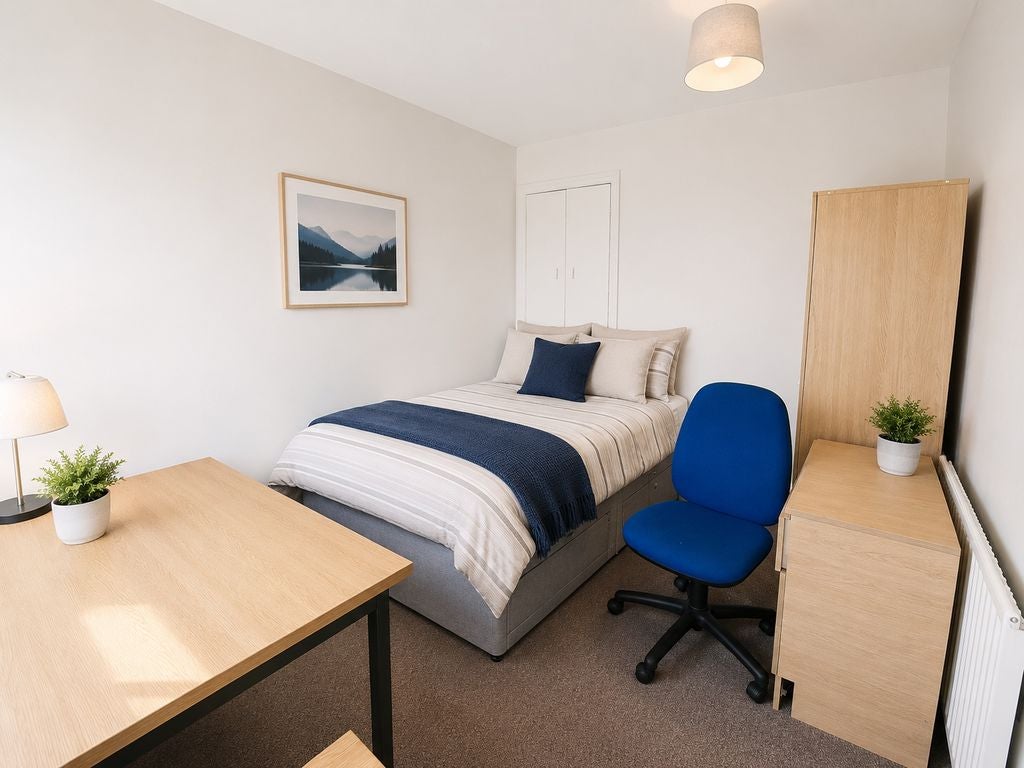Room Johnson Road in Nottingham