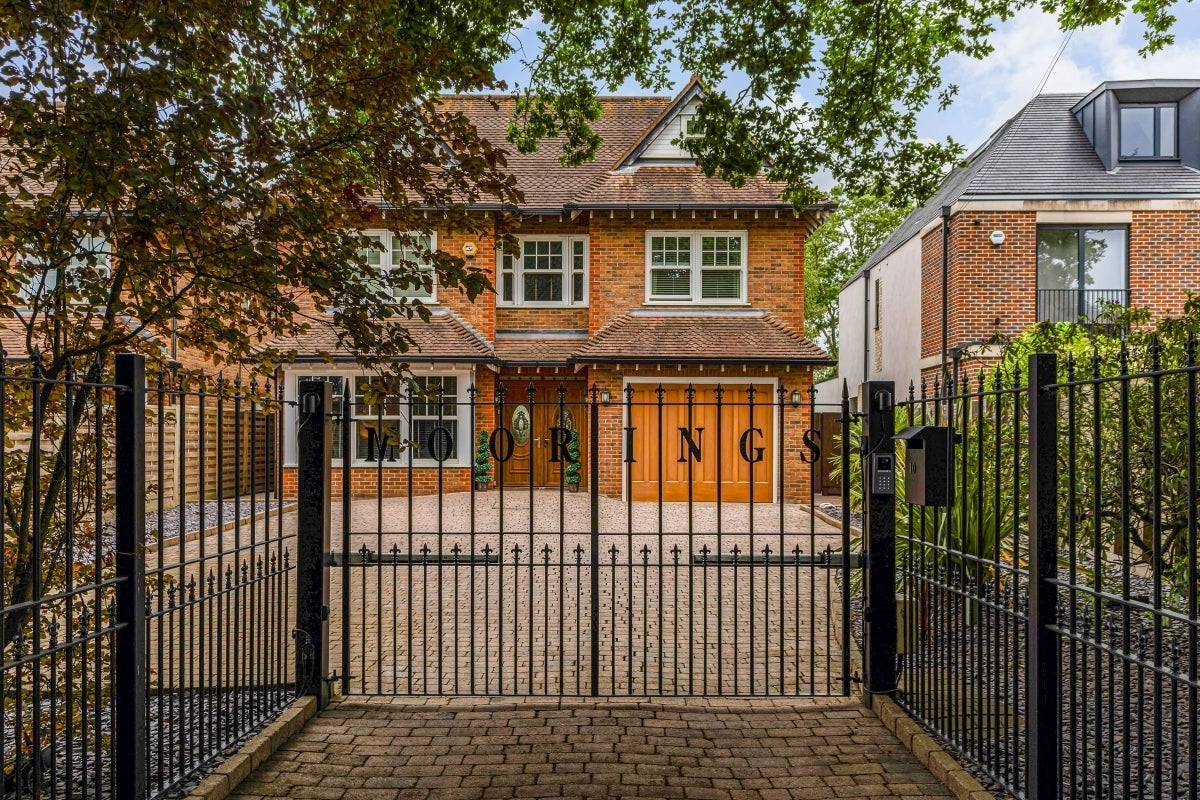 House Barnet Road in Greater London
