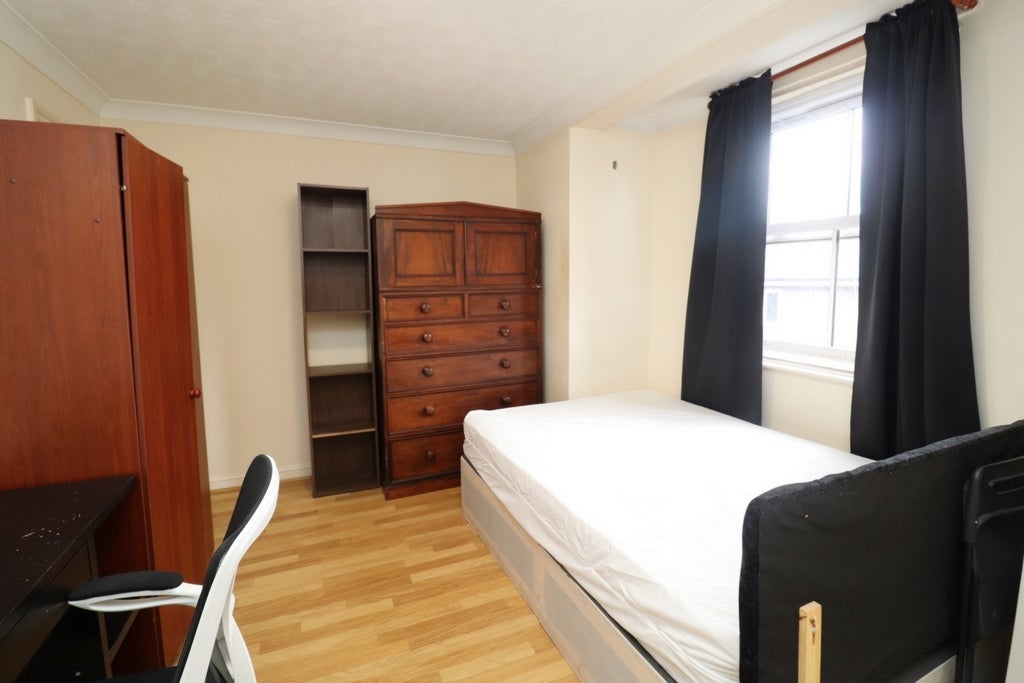 Room Globe Road in Greater London