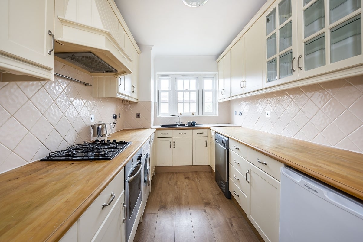 Flat Wimbledon Park Side in Greater London