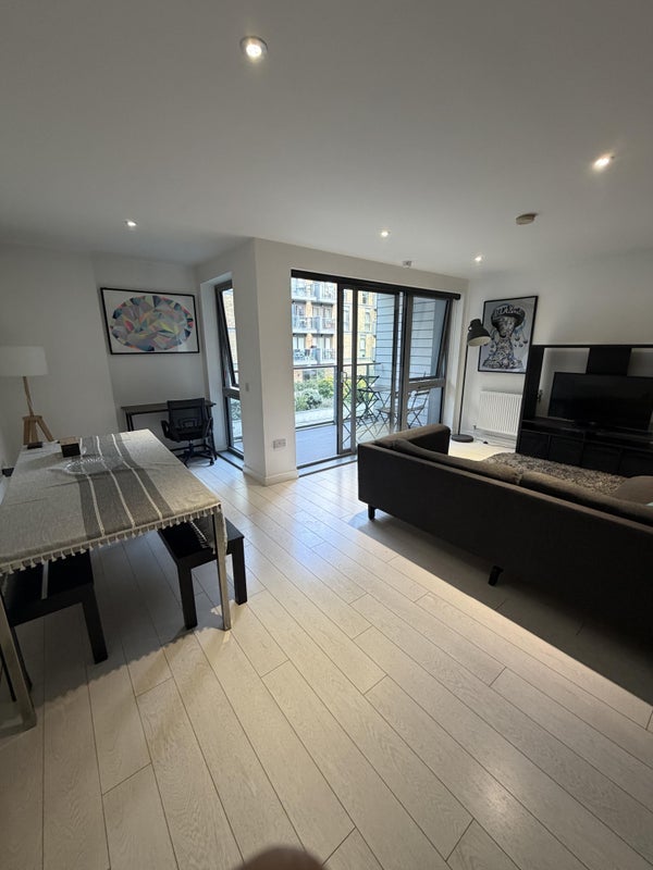Room Lindfield Street in Greater London