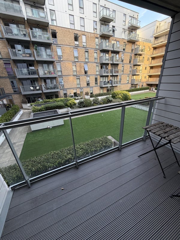 Room Lindfield Street in Greater London