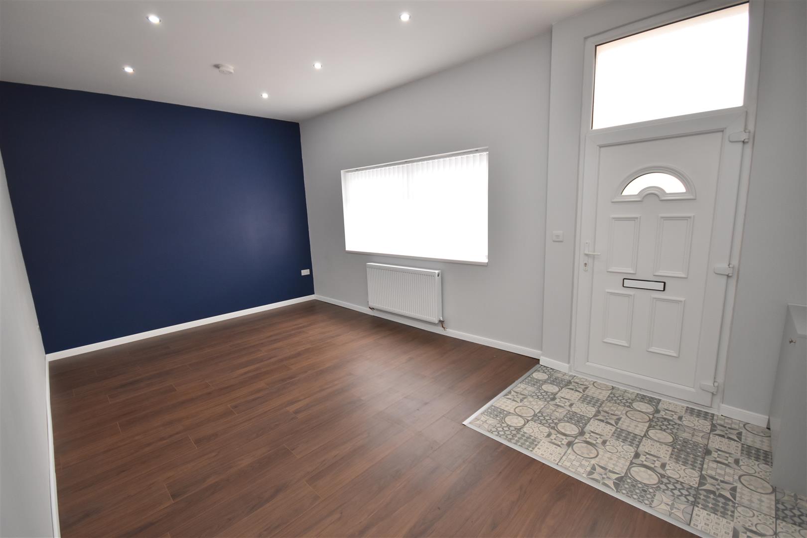 Flat Inglemere Road in Birkenhead