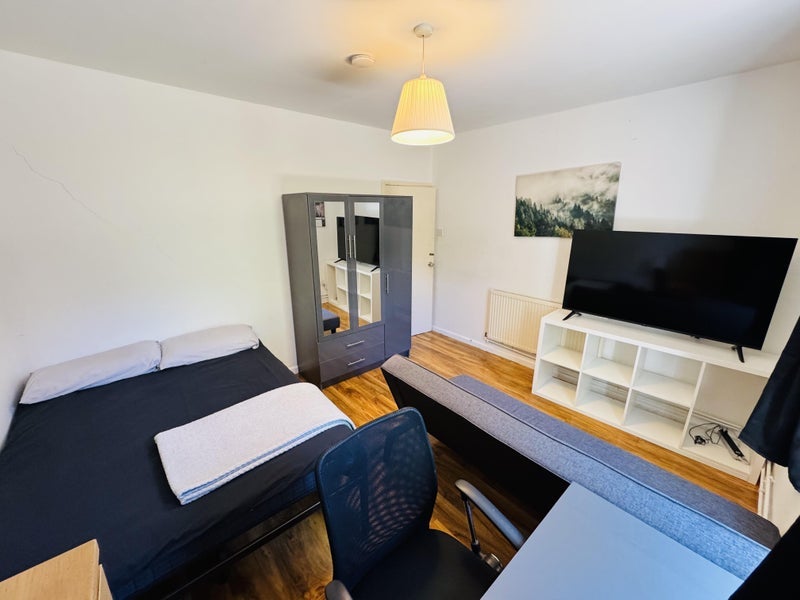 Room Hargrave Place in Greater London