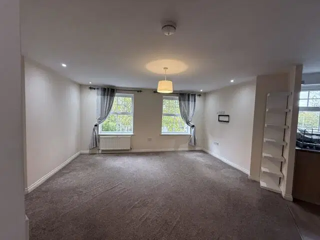 Flat Lawn Court in Rugby