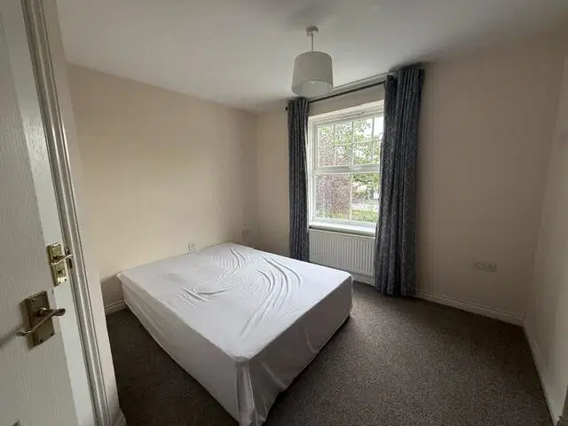 Flat Lawn Court in Rugby