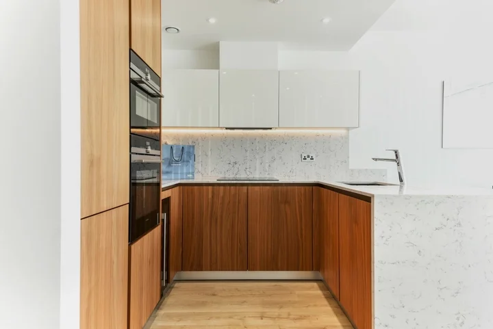 Flat Bridle Mews in Greater London