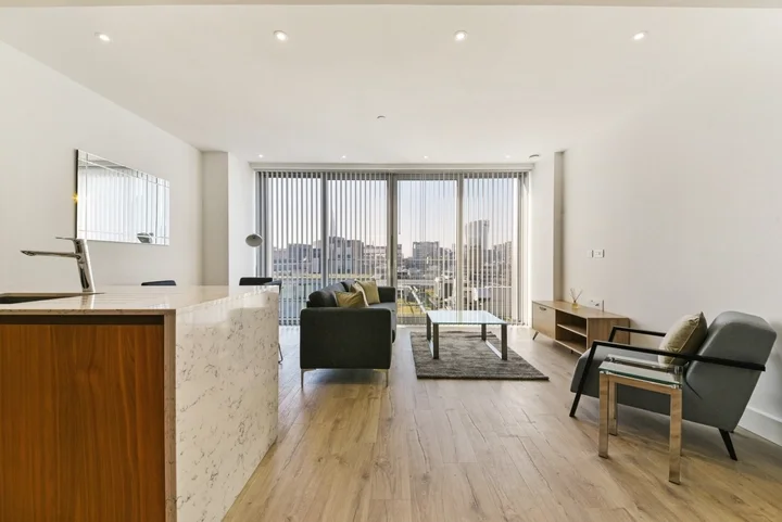 Flat Bridle Mews in Greater London