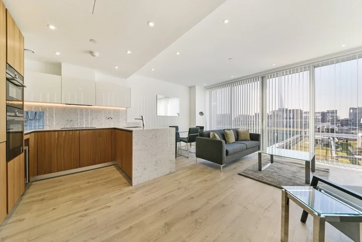 Flat Bridle Mews in Greater London