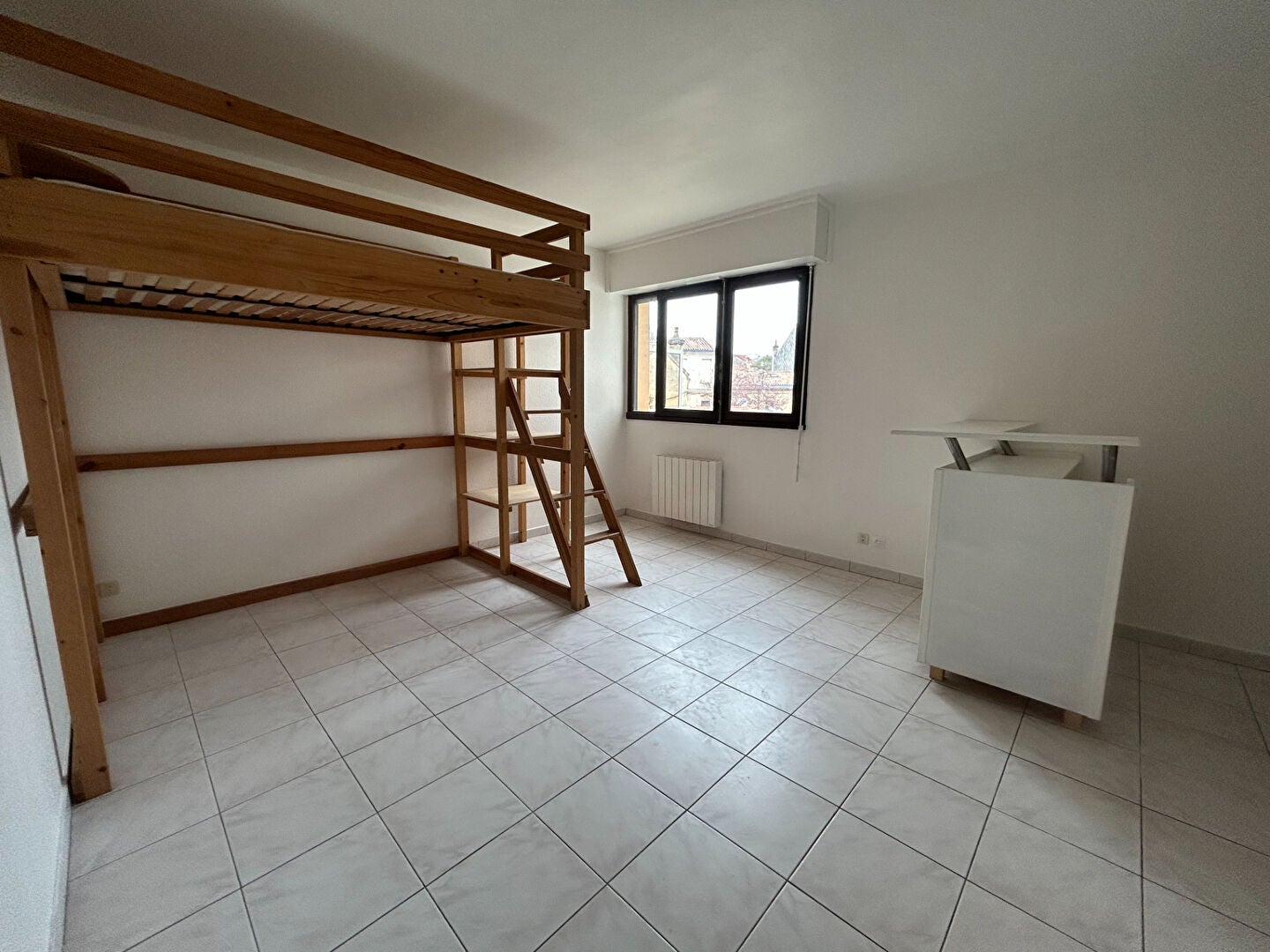 Flat Chemin de la Mouthe in Saint-Germain-et-Mons