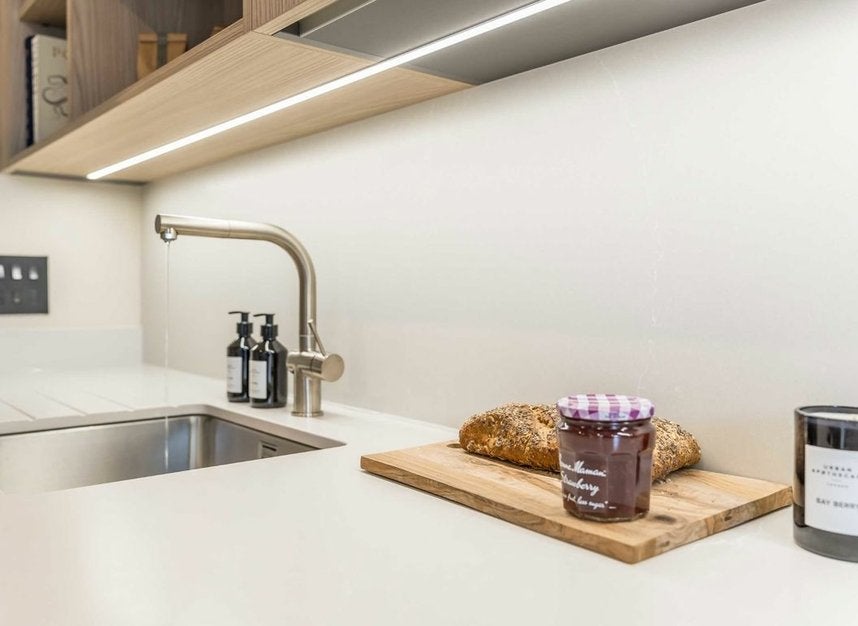 Flat Coombe Road in Greater London