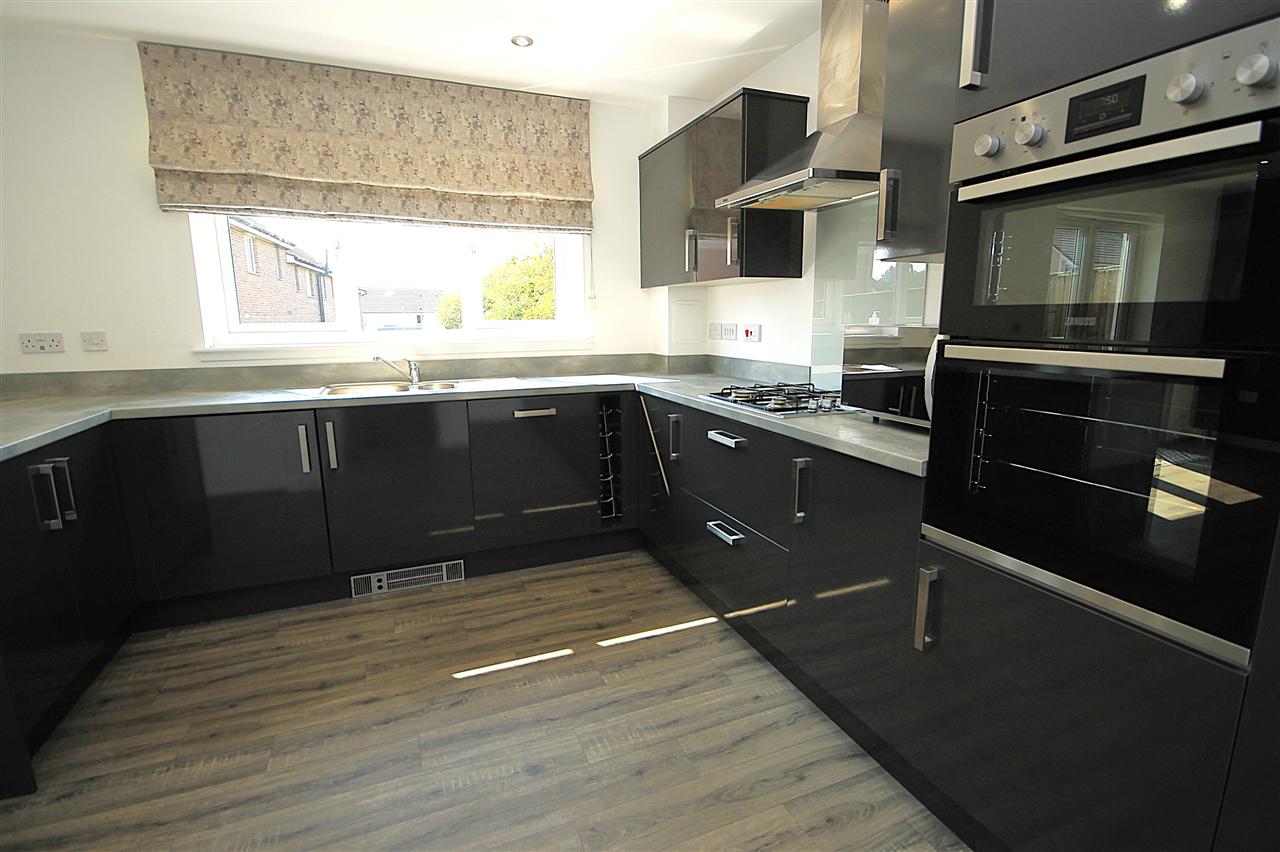 House Cornel Crescent in Chryston