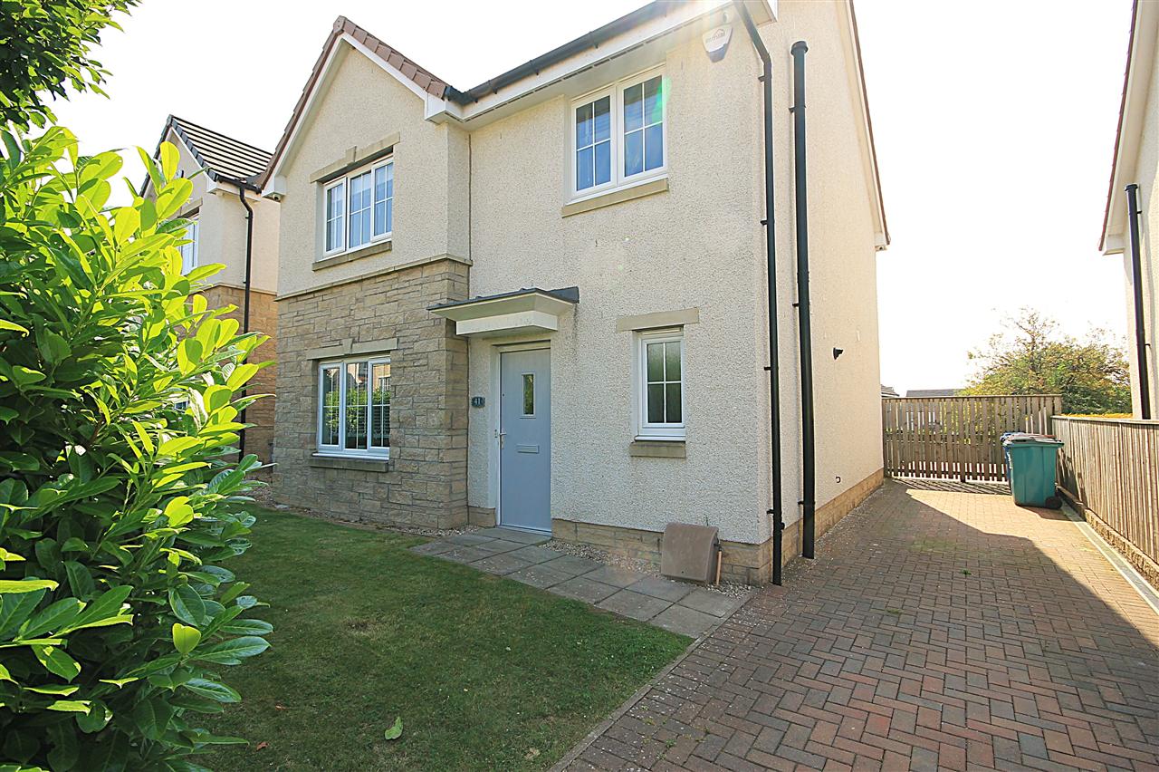 House Cornel Crescent in Chryston