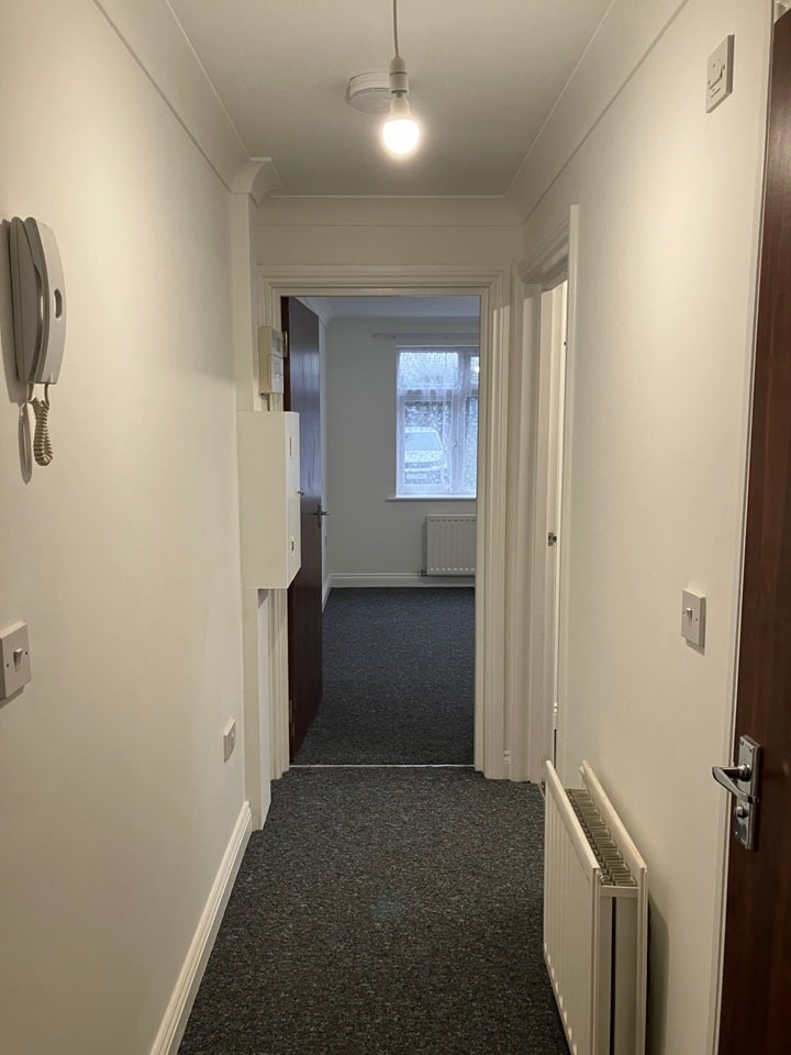 Flat Wimborne Road East in Ferndown