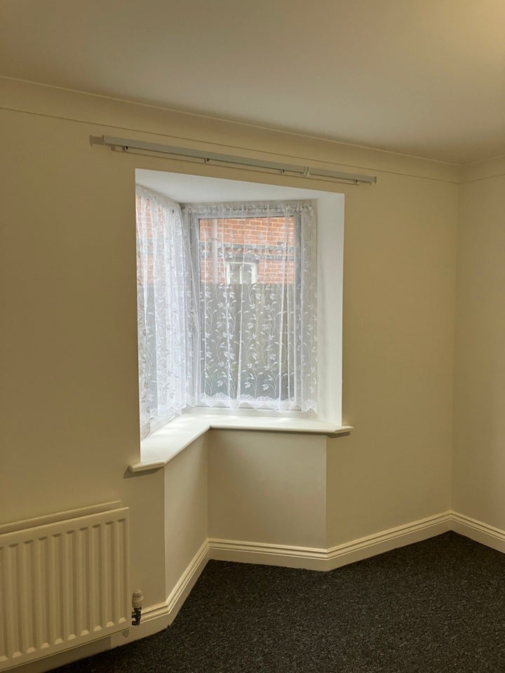 Flat Wimborne Road East in Ferndown