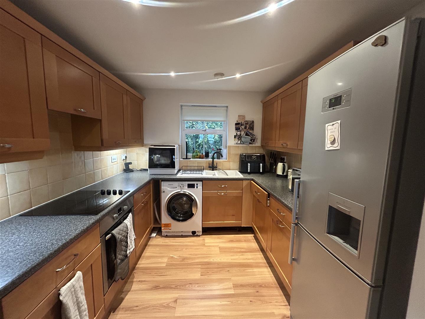 Flat Ayr Avenue in Colburn